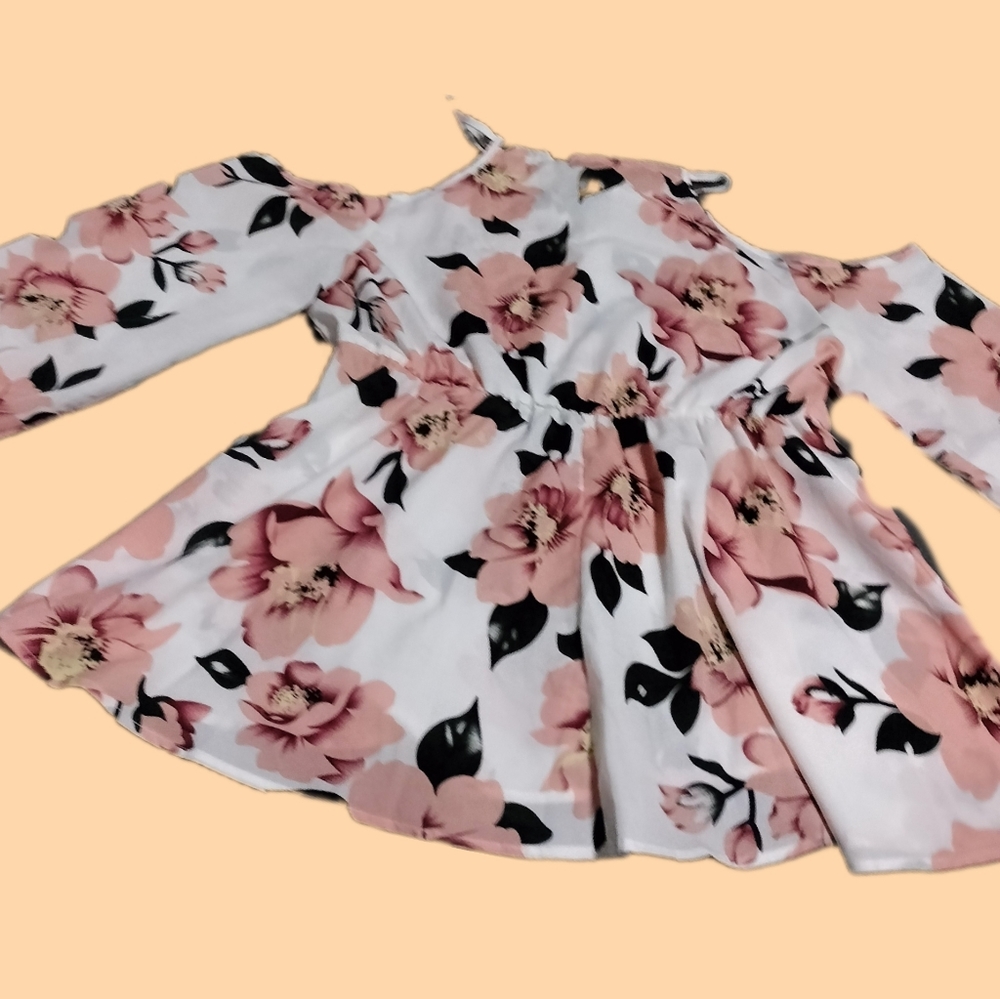 Floral shoulder cutout blouse